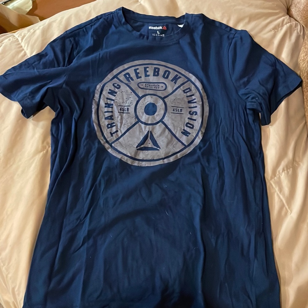 Mens Reebok Tshirt - large